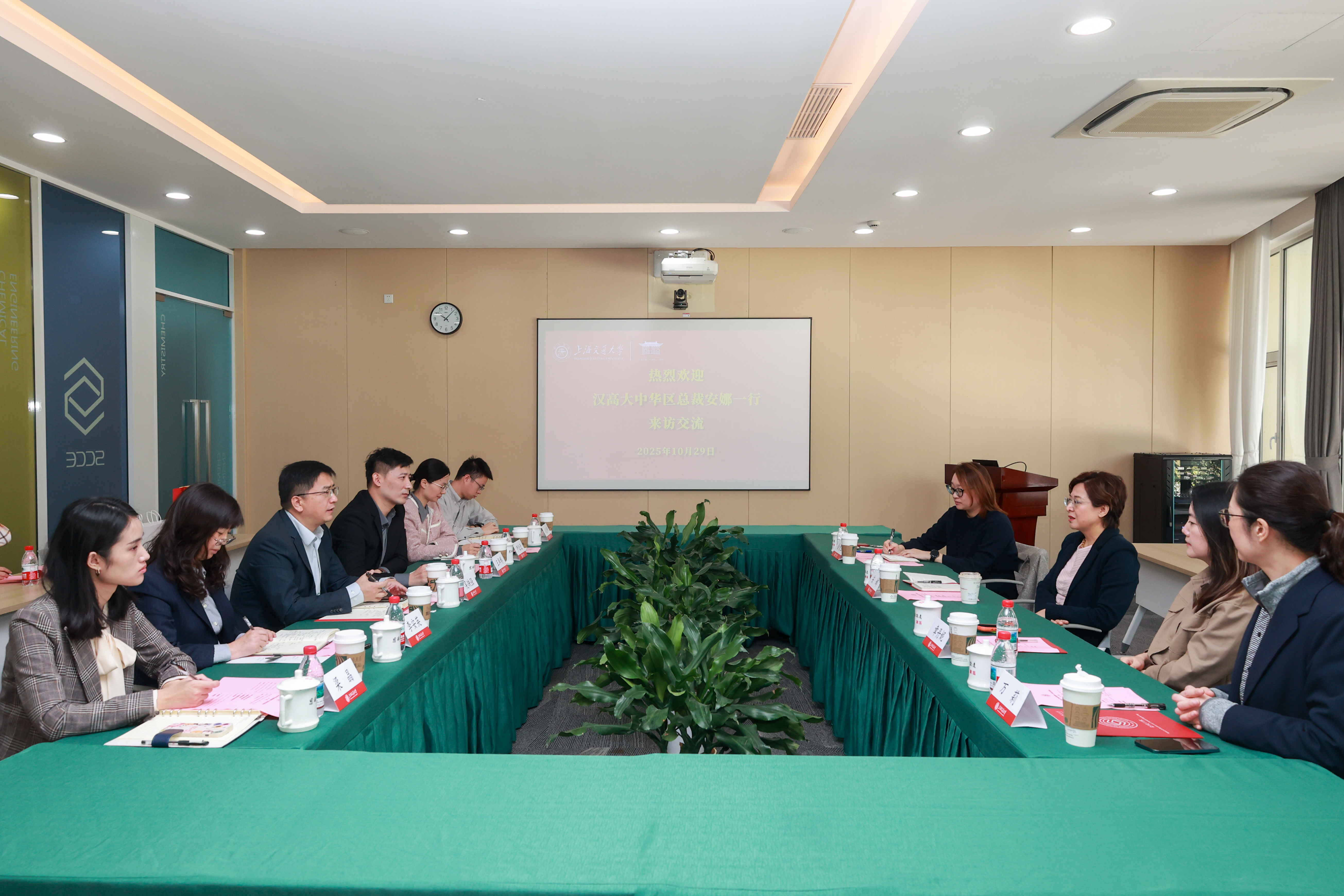 1762136574675091.jpg 211A8151.jpg